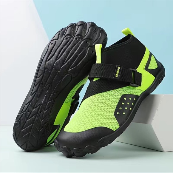 NWT!!! Mens stylish no lace 3/4 water shoes; 11 - Picture 4 of 7